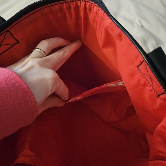 Lesportsac X Peanuts Collaboration Hailey Tote Bag Snoopy In The Sky - Picture 6 of 6